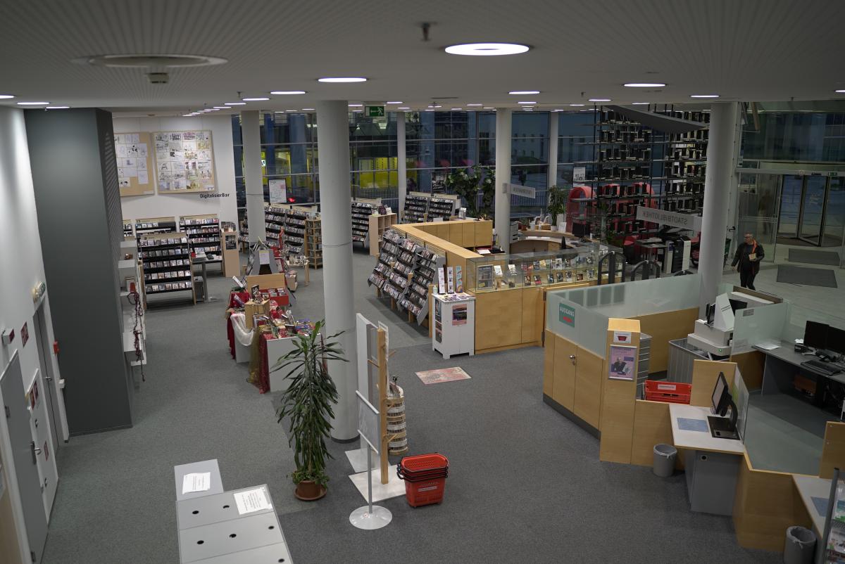 Innenbereich der Stadtbibliothek Wissensturm Linz