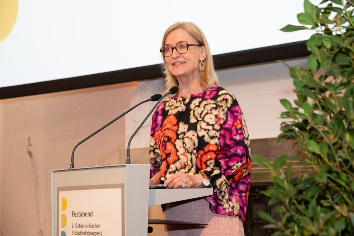 Johanna Rachinger beim Festabend in der Nationalbibliothek