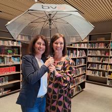 Karin Valasek (BVÖ-Vorstandsmitglied) und Alexandra Jank (Leitung Bibliothek Lustenau)