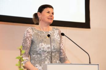 Marie Therese Stampfl beim Festabend in der Nationalbibliothek